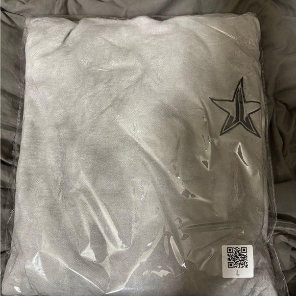 NWT Jeffree Star escape hoodie - Picture 7 of 7
